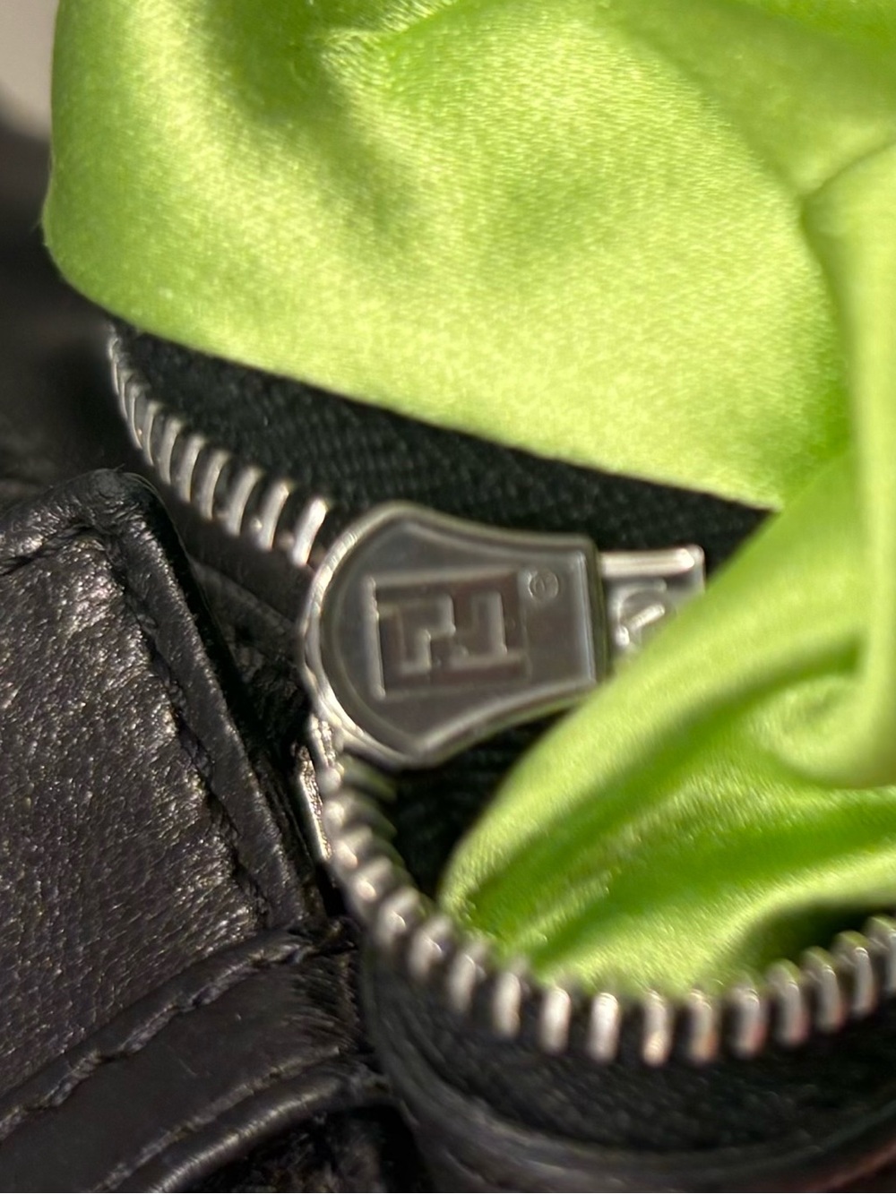 Rare Vintage Fendi Mamma Baguette – Black Leather & Lime Green FF Buckle - Picture 11 of 12